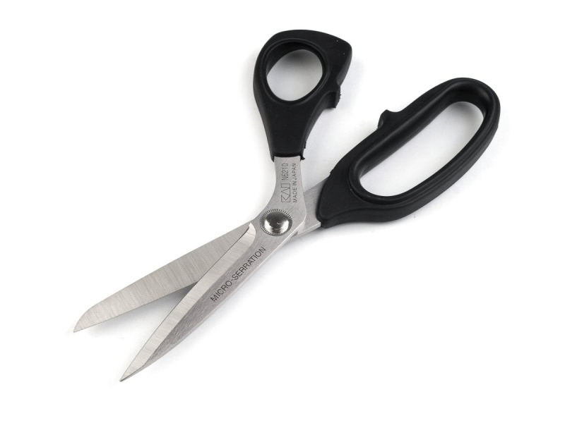 KAI profesionální krejčovské nůžky KAI N5210 SE, mikrozoubky, s ergonomickou rukojetí, délka 21cm (8")