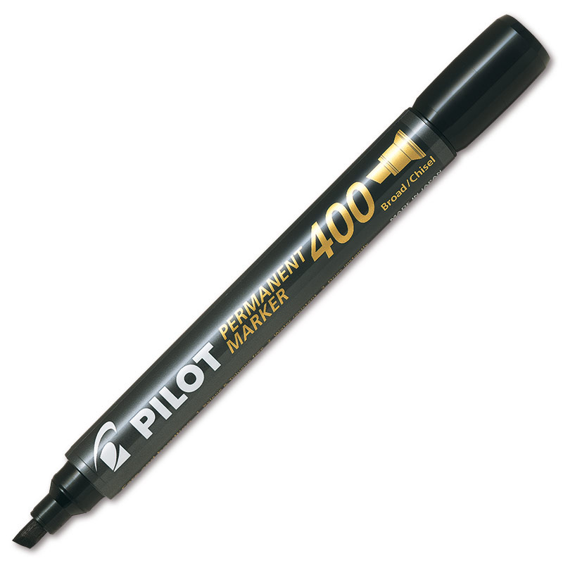 Permanentní popisovač Pilot 400  - černý, zkosený hrot