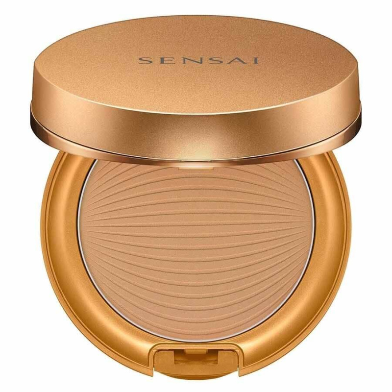 Sensai Silky Bronze Natural Veil Compact kompaktní pudrový make-up pro rozjasnění a vyhlazení pleti odstín SC02 Natural 8,5 g