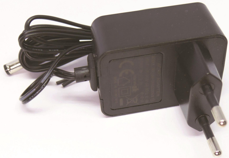 Síťový adaptér EA-28A pro kalkulačky SHARP EL-1750V a EL-1611V