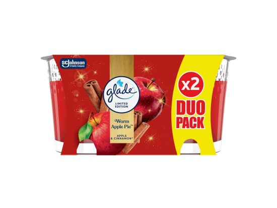 GLADE Warm Apple Pie vonná svíčka 2x112 g