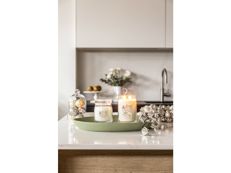 Yankee Candle White Spruce & Grapefruit vonná svíčka 368 g