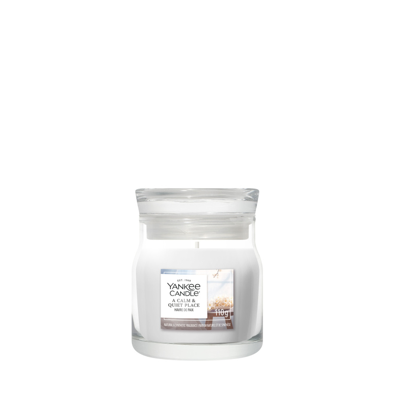 Yankee Candle A Calm & Quiet Place vonná svíčka Signature 110 g