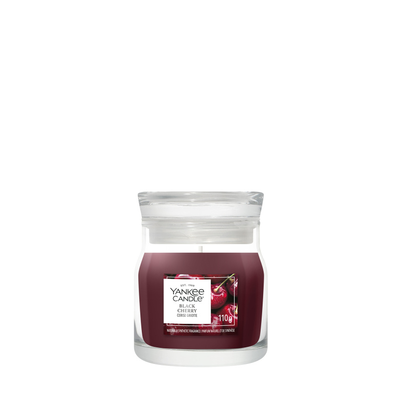 Yankee Candle Black Cherry vonná svíčka Signature 110 g