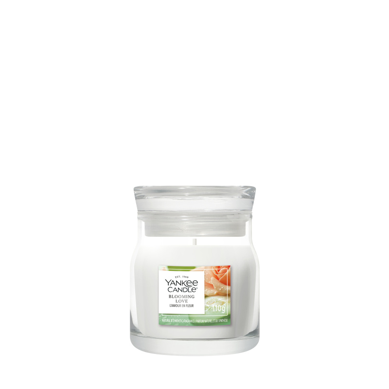 Yankee Candle Blooming Love vonná svíčka Signature 110 g