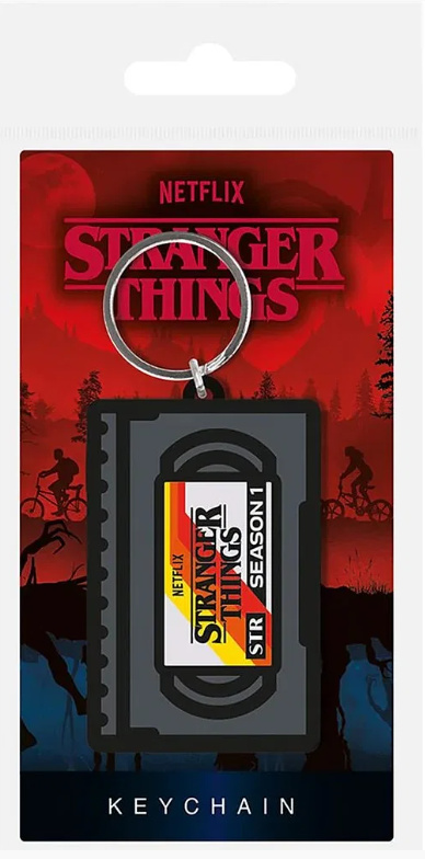 Přívěsek na klíče Pyramid International Stranger Things VHS Season 1