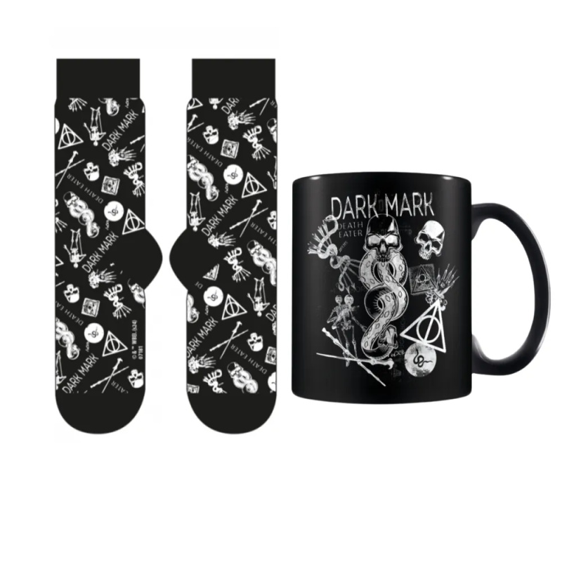 CurePink Dárkový set hrnek s ponožkami Harry Potter Temné umění hrnku velikost ponožek EU 41 45 GP86914 315 ml