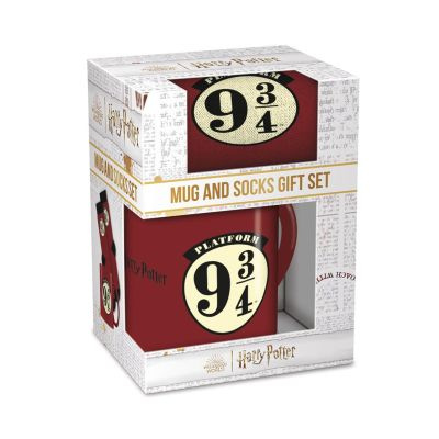 CurePink Dárkový set hrnek s ponožkami Harry Potter Nástupiště 9 3/4 hrnku velikost ponožek EU 41 45 GP86990 315 ml