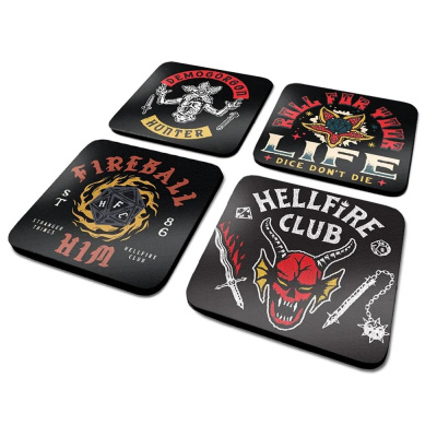 CurePink Tácky pod sklenice Stranger Things Phrases balení 4 ks 10x10cm