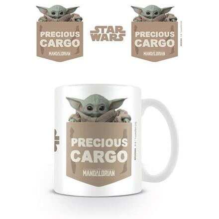 CurePink Bílý keramický hrnek Star Wars Hvězdné války TV seriál The Mandalorian Precious Cargo mladý Yoda 315 ml