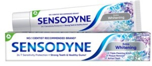 Sensodyne Extra Whitening bělicí zubní pasta s fluoridem pro citlivé zuby 75 ml