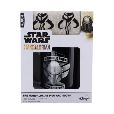 CurePink Dárkový set hrnek s ponožkami The Mandalorian Cesta EU 41 46 310 ml