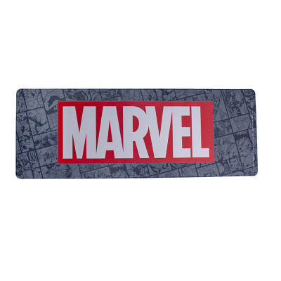 CurePink: | Herní podložka na stůl Marvel: Logo (80 x 40 cm) [PP9519MC]