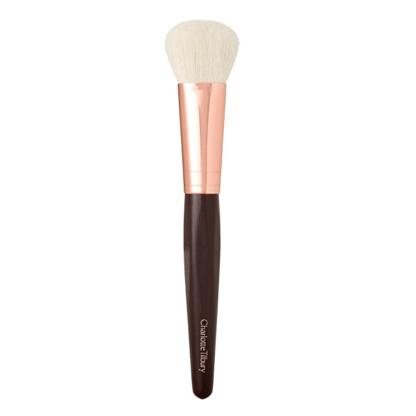 Charlotte Tilbury Magic Complexion Brush plochý štětec na make-up 1 ks