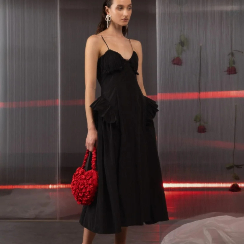 ESTHÉ Taftové šaty - Black Velikost: M