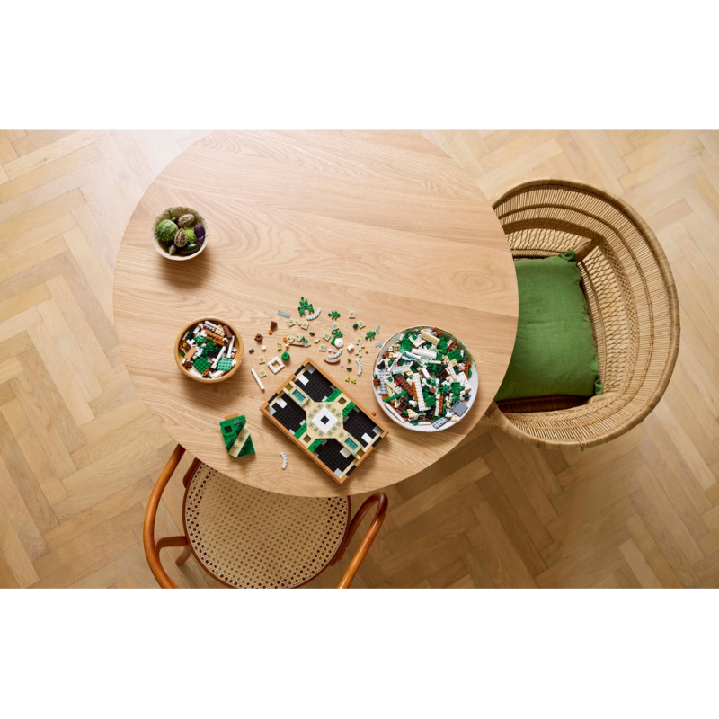 Fontána v zahradě LEGO Icons