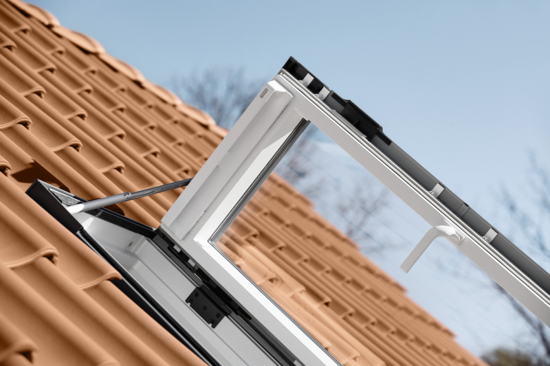 Střešní výlez VELUX GXU 0070 Rozměr výlezu: FK06 0070 66x118 cm