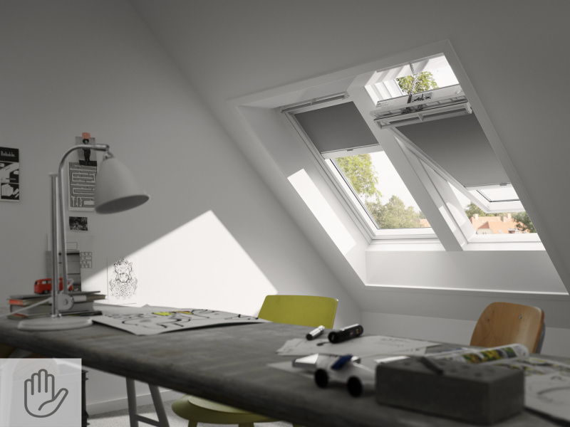 Zatemňující roleta VELUX DKL Standard - stará generace Barva rolety: béžová (1085), Barva vodicí lišty: Bílý lakovaný hliník (SWL), Označení okna (ze štítku na okně): M06/306 78x118 cm