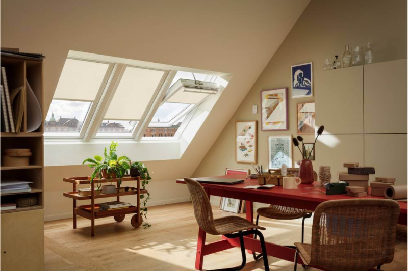 Zastiňovací roleta VELUX Nature RFY - nová generace Barva rolety: Duny (4952), Barva vodicí lišty: Bílý lakovaný hliník (SWL), Označení okna (ze štítku na okně): FK08 66x140 cm