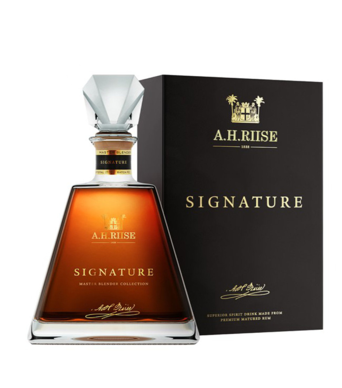 A. H. Riise A.H.Riise Signature 43,9% 0,7 l