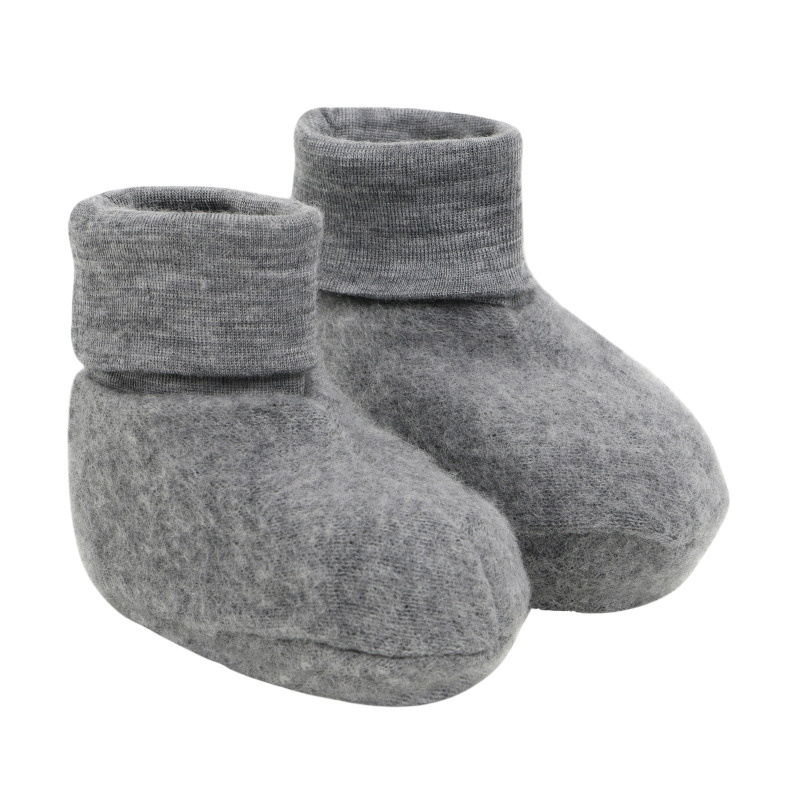 Capáčky z jemné merino vlny CeLaVi - Quiet Shade Velikost: 74/80