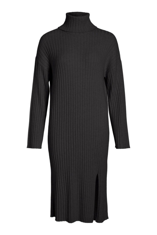 Černé svetrové šaty s rolákem