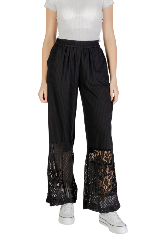 Černé kalhoty Ichi s krajkou