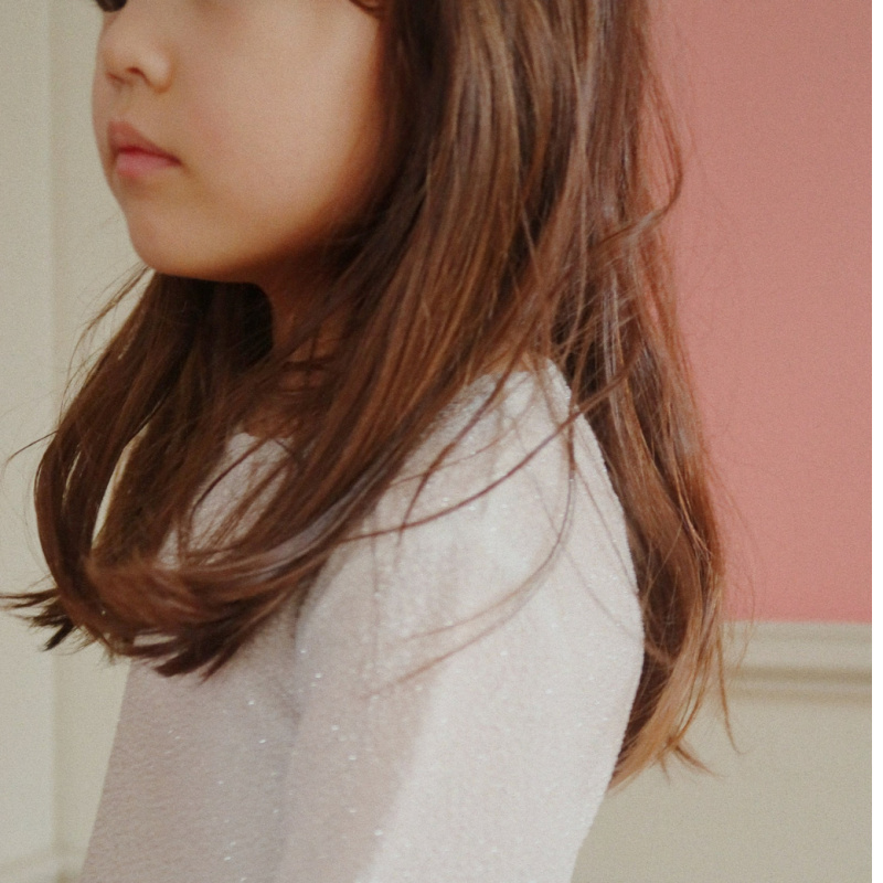 KONGES SLOJD Šaty LOLA  - WHITE GLITTER Velikost: 5-6y