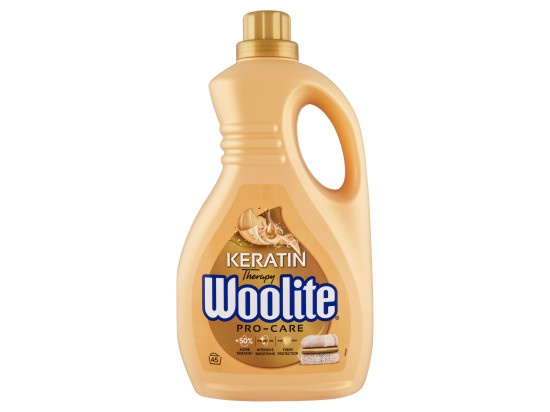 WOOLITE Keratin Therapy Pro-Care Tekutý prací přípravek 45 praní 2,7 l