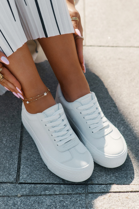 Dámské tenisky na platformě Big Star – bílé Velikost: 37