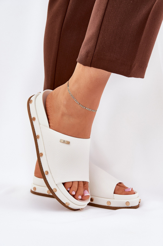 Dámské pantofle na platformě s cvočky Big Star – bílé Velikost: 39