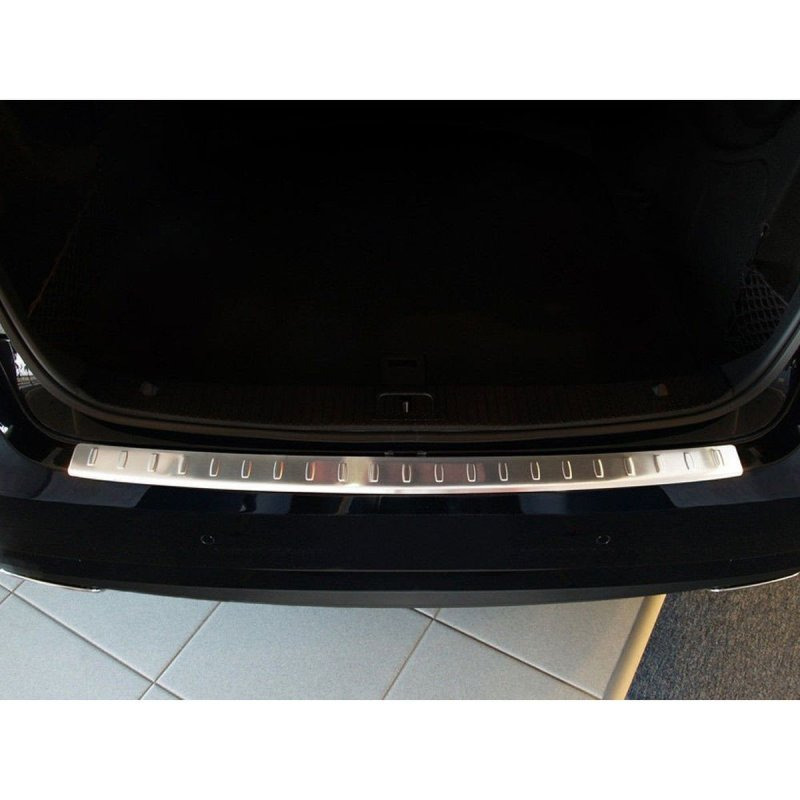 Ochranná lišta hrany kufru Mercedes E-Class 2009-2013 (W212, sedan, před faceliftem)