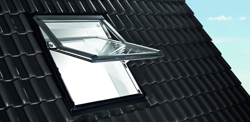 Okno střešní Roto Designo R79_ 074/118 K200 výsuvně kyvné