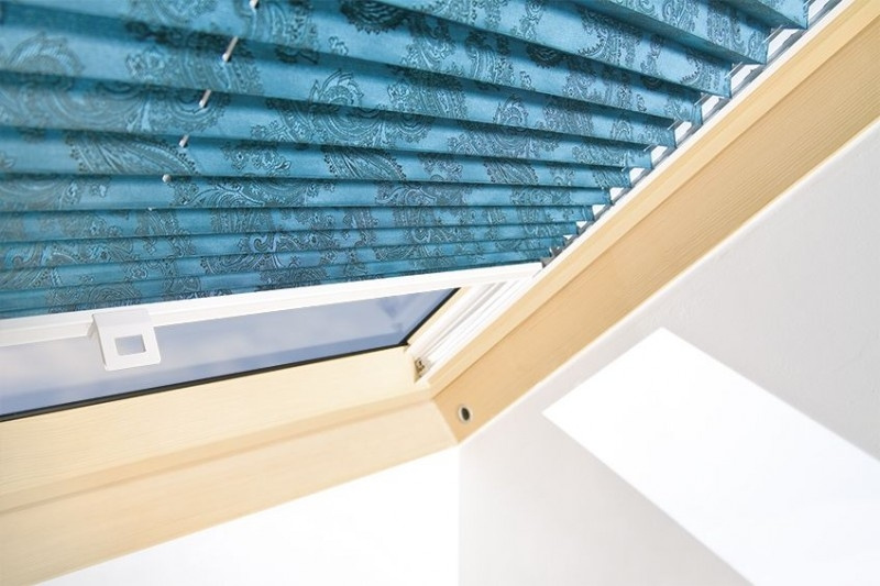 Plisovaná roleta FAKRO APS II Rozměry oken: 05 78x98 cm, Barva rolety: Barva – 672