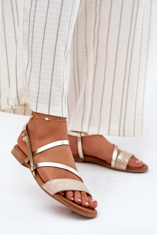 Kožené dámské sandály na plochém podpatku Maciejka 06966-25 zlaté 36