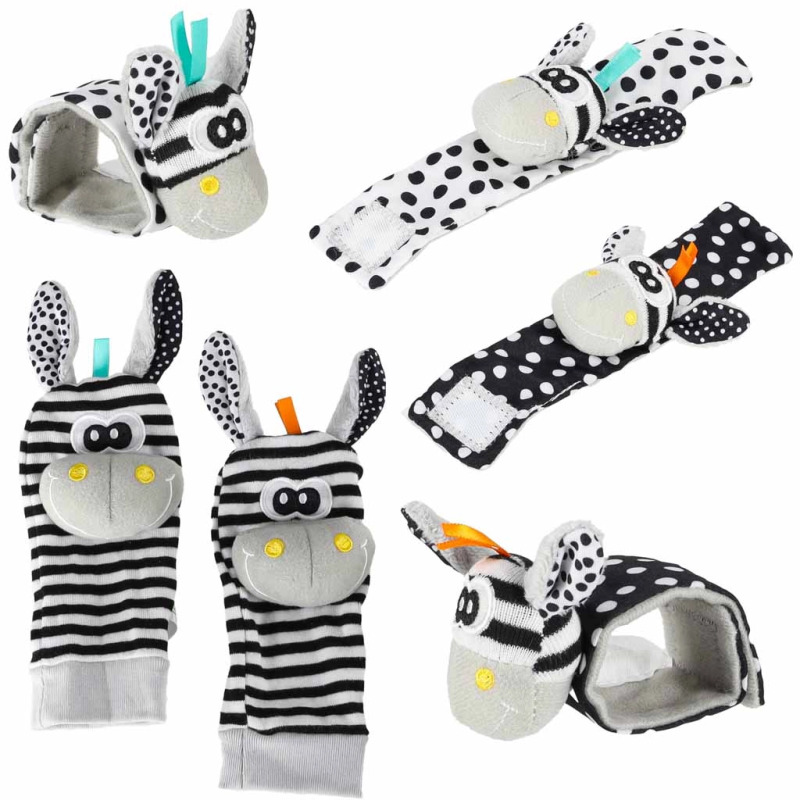 Kojenecké chrastící ponožky a náramky zebra - 4 ks
