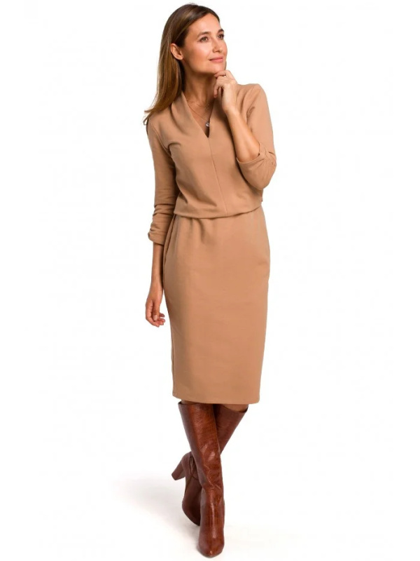 S194 Pletené šaty s výstřihem do V - cappuccino EU XXL