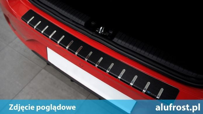 Ochranná lišta hrany kufru Škoda Rapid 2012-2019 (spaceback, carbonová folie)