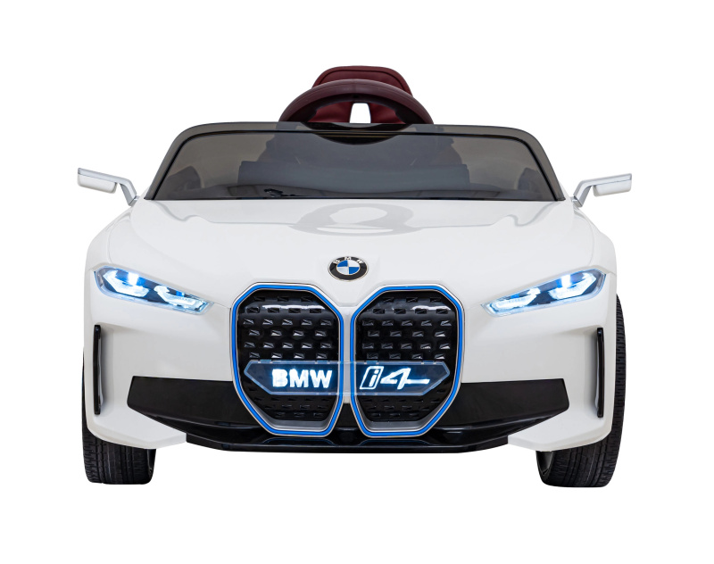 Mașină electrică BMW i4 – Bílé