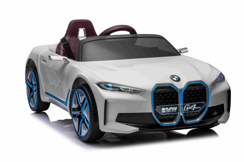 Mașină electrică BMW i4 – Bílé