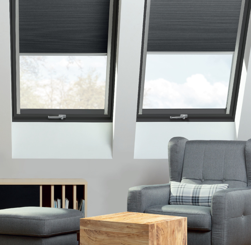 Kyvné plastové okno FAKRO PTP-V / AC U4 Rozměry oken: 11 114x140 cm