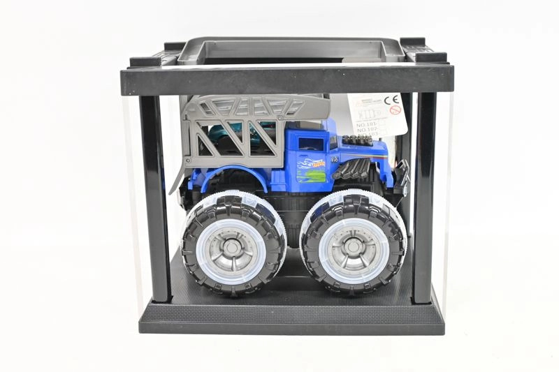 Monster truck v kleci s malým autíčkem