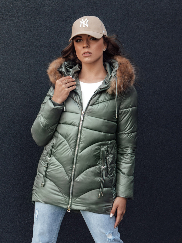 Dámská zimní bunda s kapucí a kožíškem WINTERCHIC Dstreet TY4435 Barva: Zelená, Velikost: L