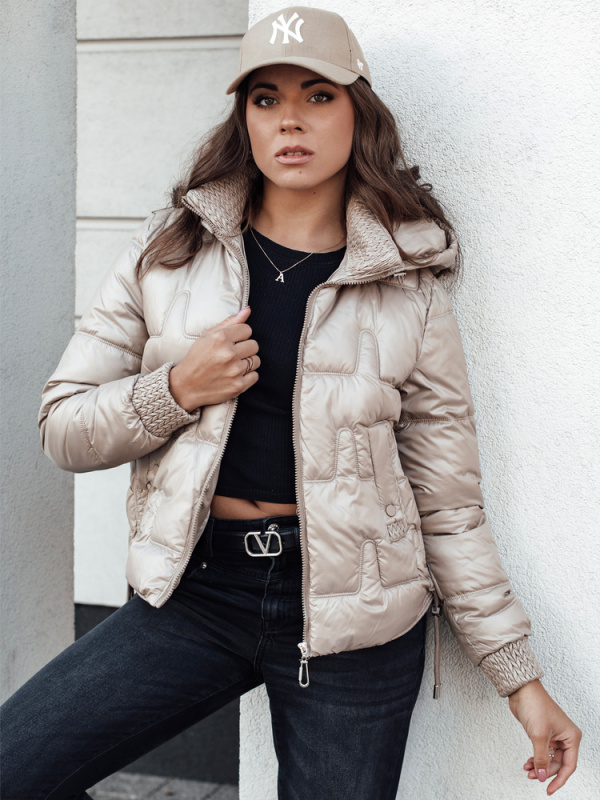Dámská zimní bunda FASHWARM krátká prošívaná s kapucí velbloudí Dstreet TY4638 Velikost: XL