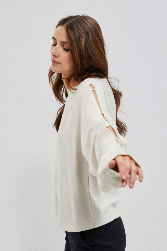 Svetr s ozdobnými rukávy - str