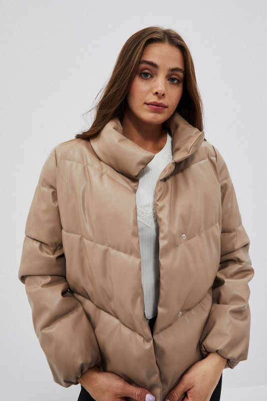 Prošívaná bunda s límečkem Velikost: XXL