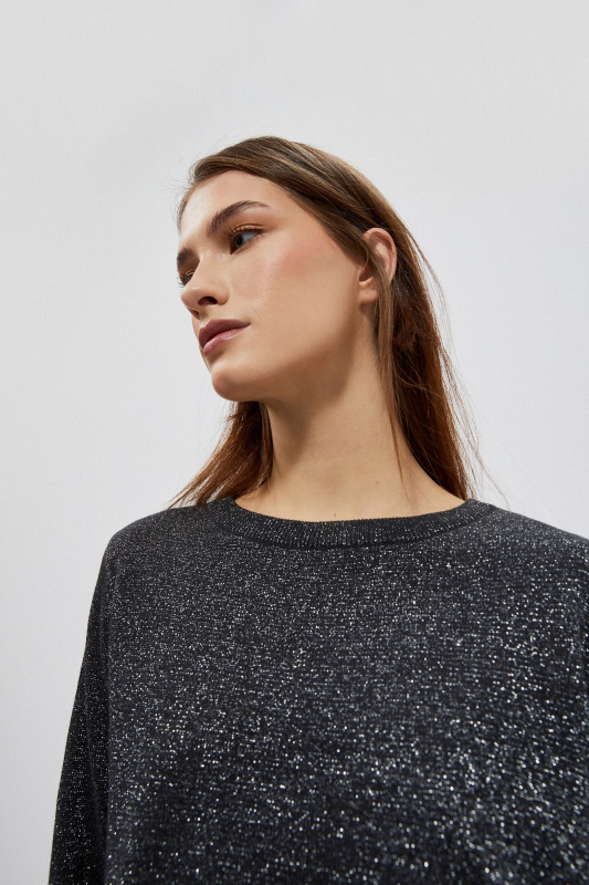 Svetr s metalickou nití - str