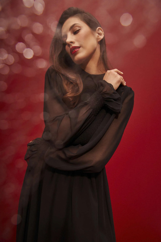 Šaty s nafouknutými rukávy Velikost: M