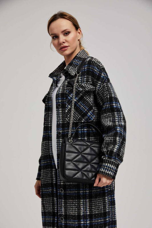 Prošívaná kabelka s řetízkem