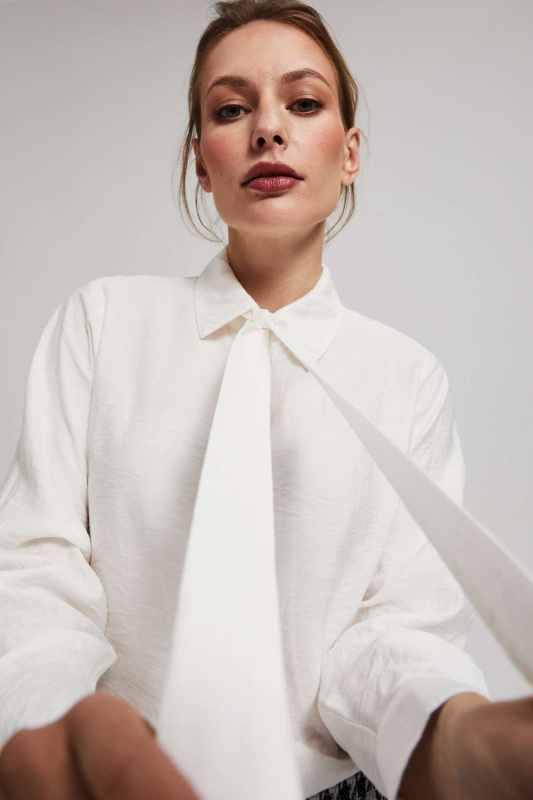 Košile se zavazovaným výstřihem XL